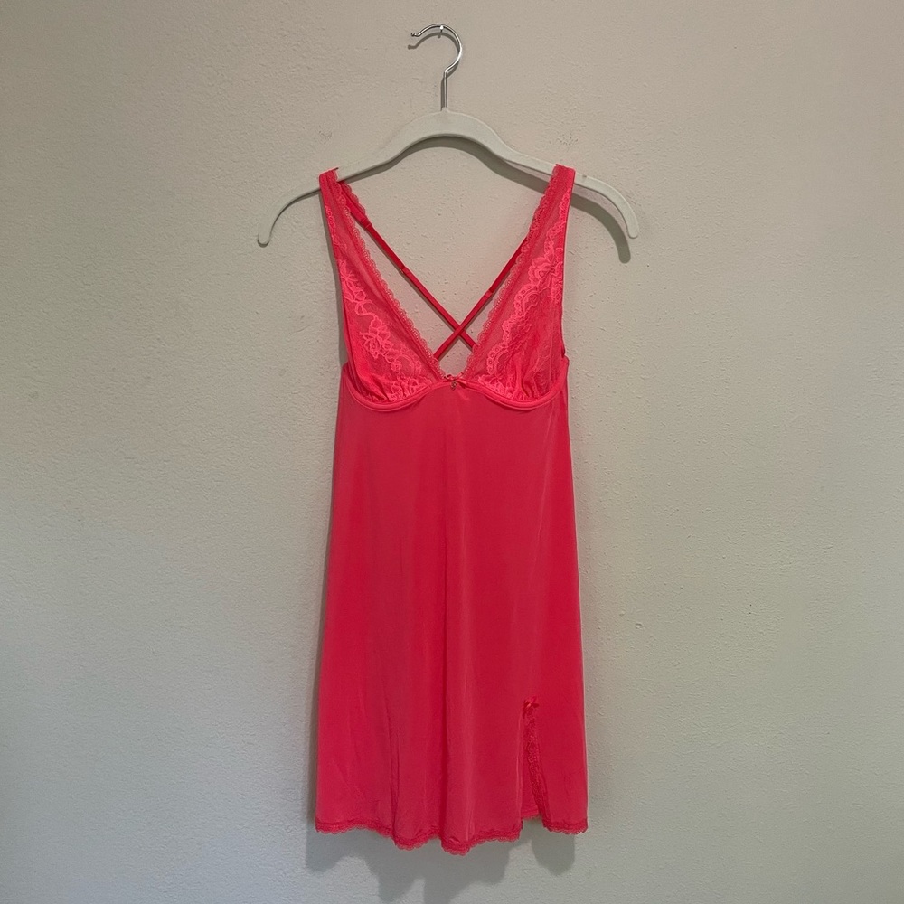 Victoria’s Secret Lace V-neck Cross back Chemise 34C Coral